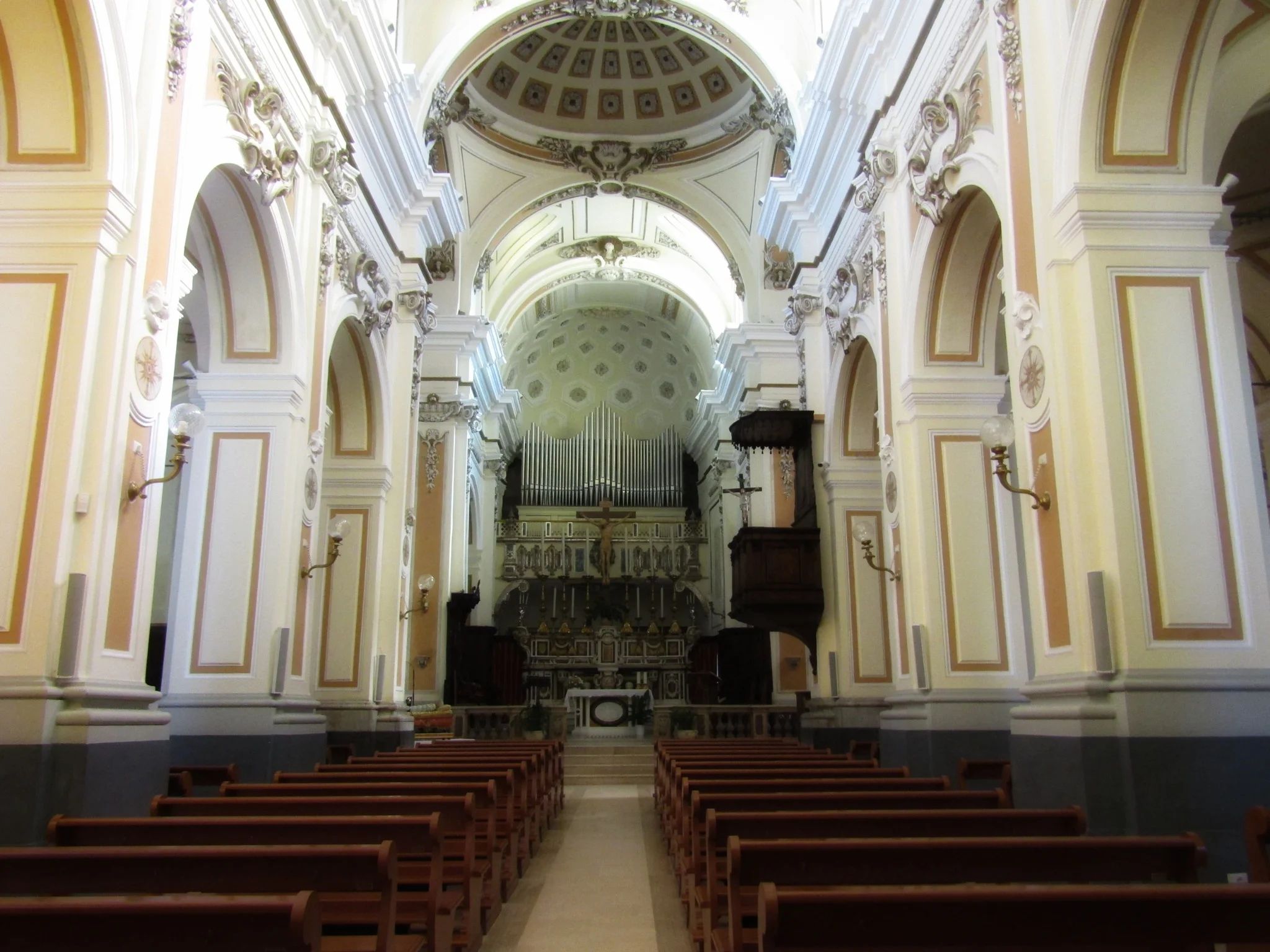 Interno della navata centrale della Cattedrale