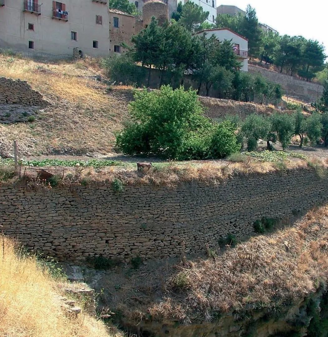 Coltivazioni e sentiero degli Orti Saraceni
